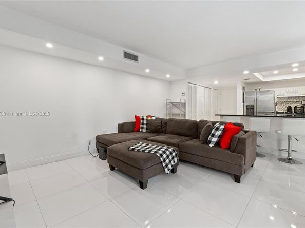 3581 SW 117th Ave 5207, Miami FL 33175