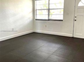 2515 NW 52nd St, Miami FL 33142