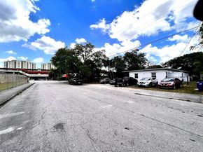 2515 NW 52nd St, Miami FL 33142