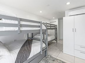 6820 SW 9th St, Pembroke Pines FL 33023