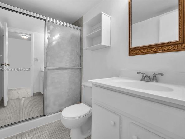 1000 Parkview Dr 229, Hallandale Beach FL 33009