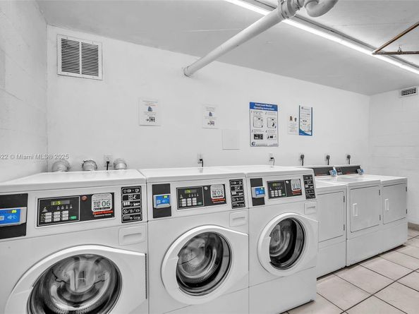 1000 Parkview Dr 229, Hallandale Beach FL 33009