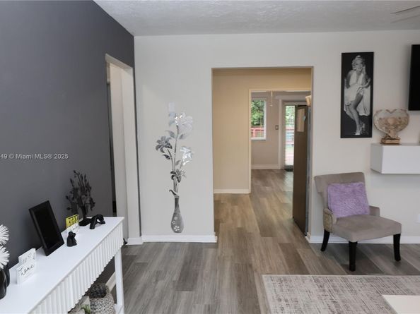 2446 Grant St, Hollywood FL 33020