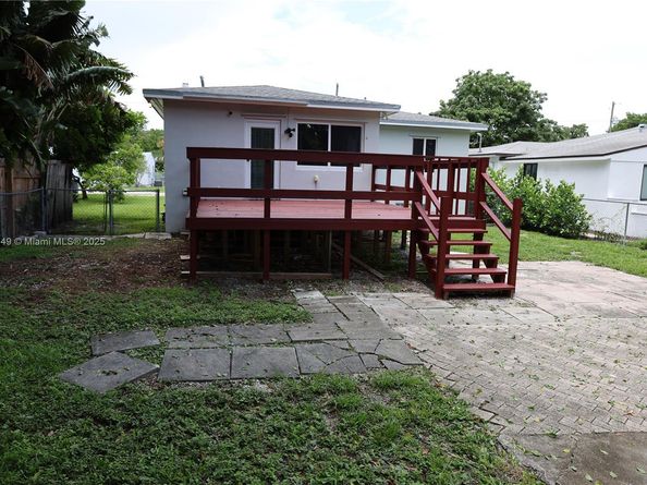 2446 Grant St, Hollywood FL 33020