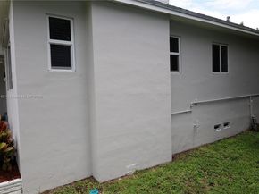 2446 Grant St, Hollywood FL 33020