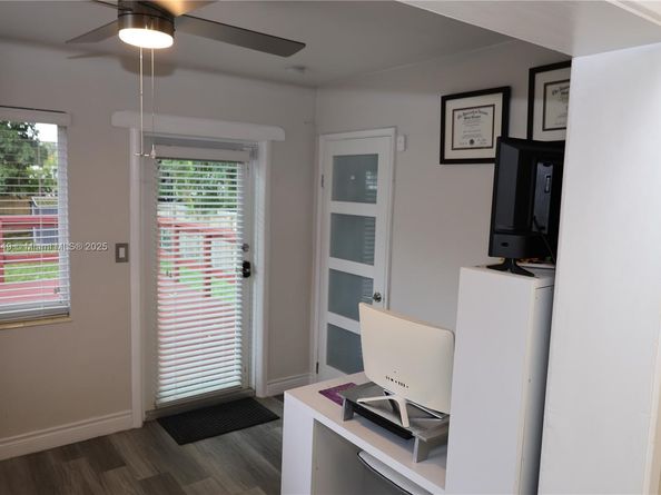 2446 Grant St, Hollywood FL 33020