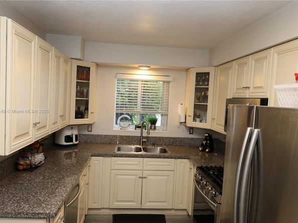 2446 Grant St, Hollywood FL 33020
