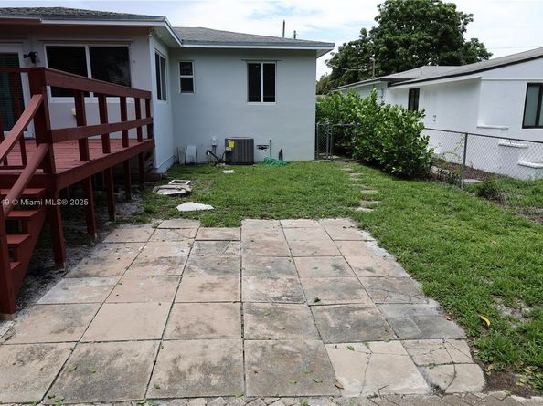 2446 Grant St, Hollywood FL 33020