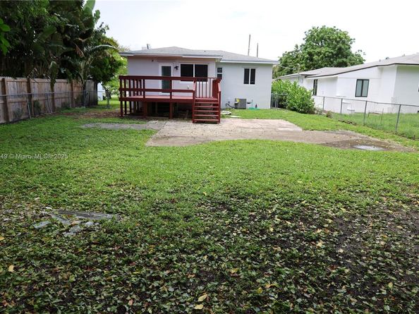 2446 Grant St, Hollywood FL 33020