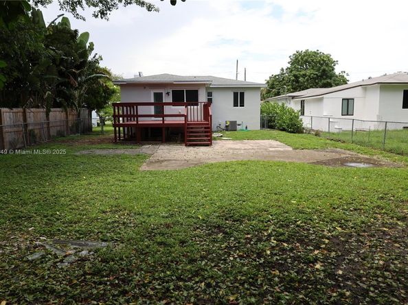 2446 Grant St, Hollywood FL 33020