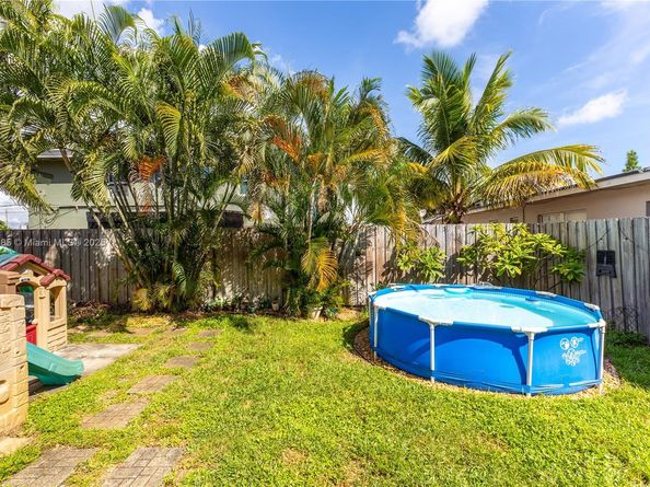 3960 NE 8th Ave, Oakland Park FL 33334