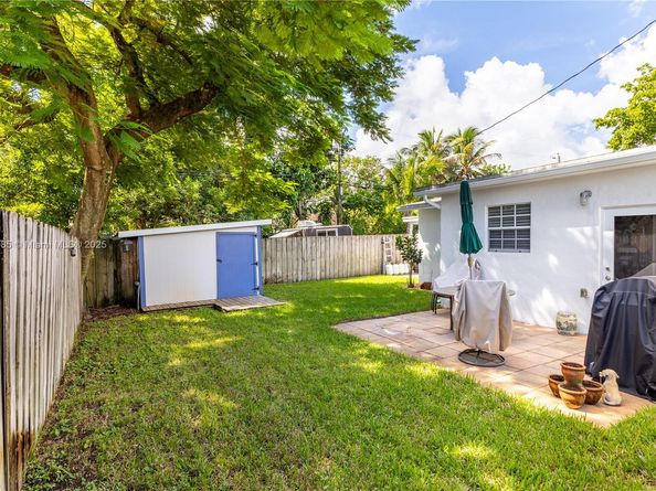 3960 NE 8th Ave, Oakland Park FL 33334