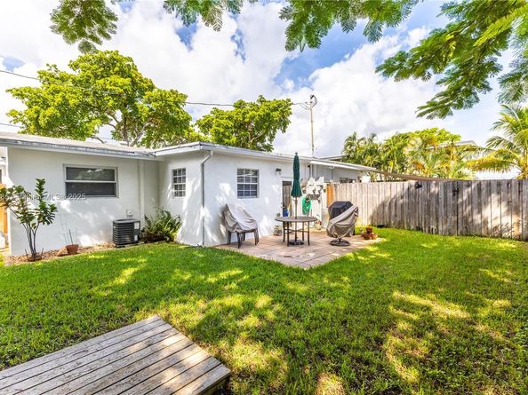 3960 NE 8th Ave, Oakland Park FL 33334