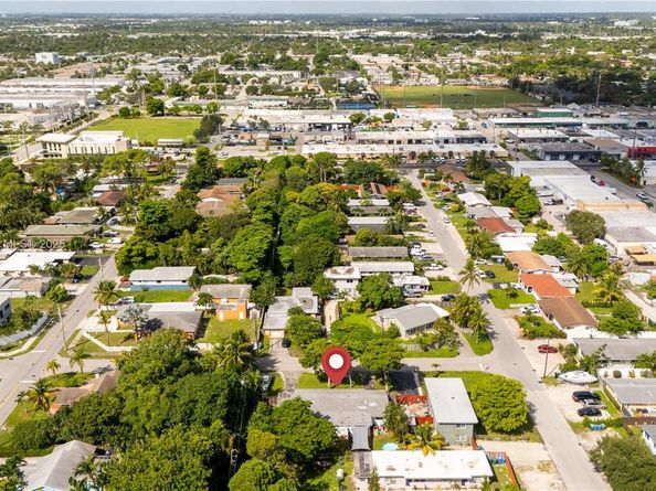 3960 NE 8th Ave, Oakland Park FL 33334
