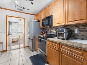 3960 NE 8th Ave, Oakland Park FL 33334