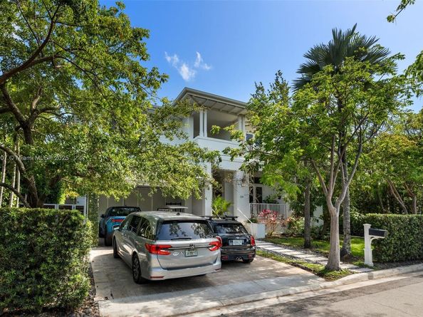 220 Cypress Dr, Key Biscayne FL 33149