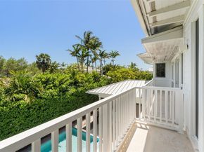220 Cypress Dr, Key Biscayne FL 33149