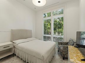 220 Cypress Dr, Key Biscayne FL 33149