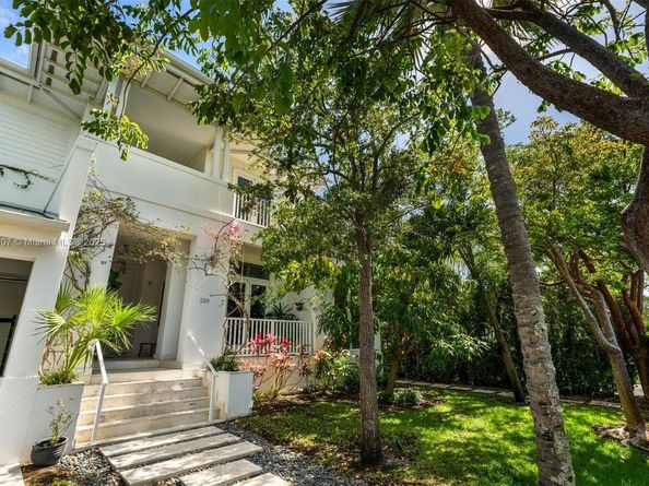 220 Cypress Dr, Key Biscayne FL 33149