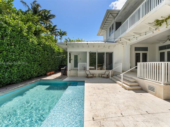 220 Cypress Dr, Key Biscayne FL 33149