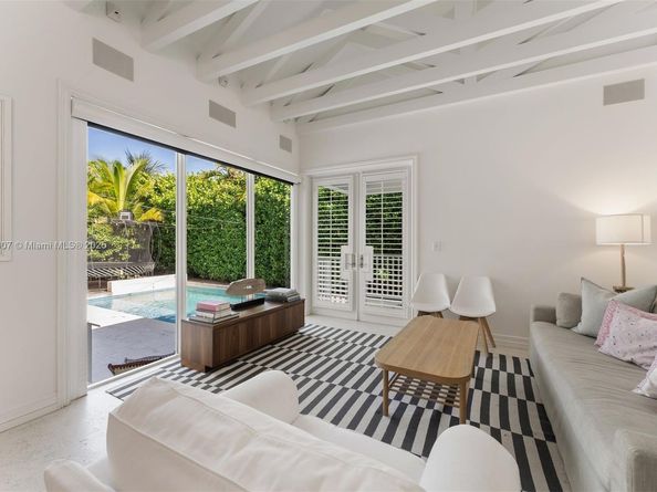 220 Cypress Dr, Key Biscayne FL 33149