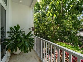 220 Cypress Dr, Key Biscayne FL 33149