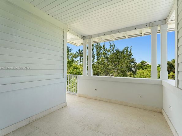 220 Cypress Dr, Key Biscayne FL 33149