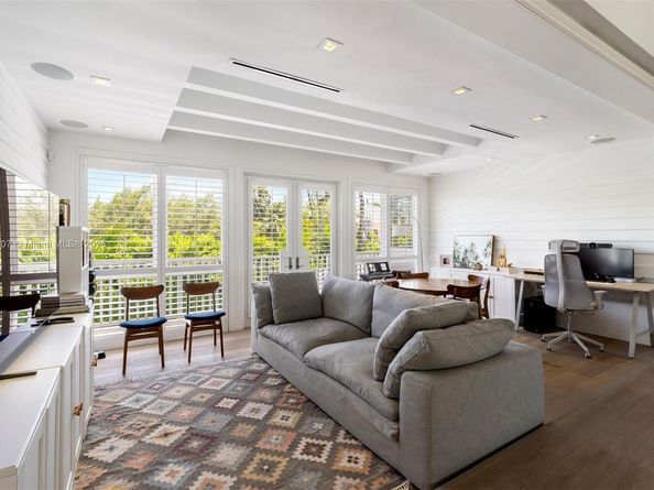 220 Cypress Dr, Key Biscayne FL 33149