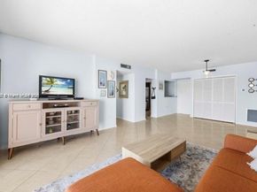 3850 Washington St 910, Hollywood FL 33021