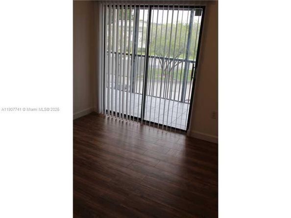 468 NE 206 Ln 205, Miami FL 33179