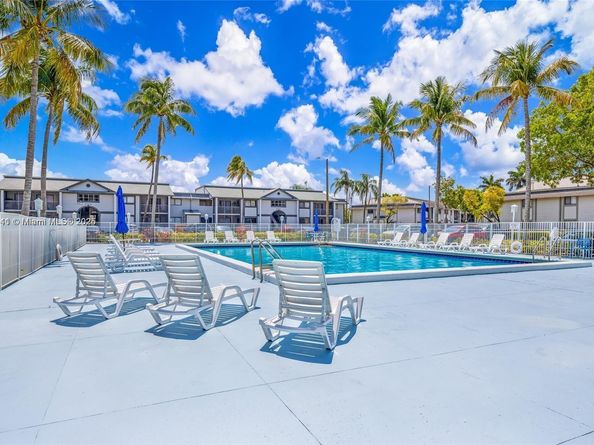 468 NE 206 Ln 205, Miami FL 33179