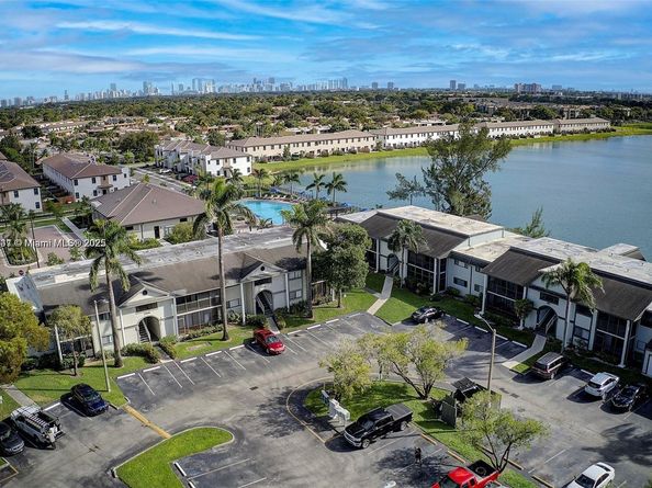 468 NE 206 Ln 205, Miami FL 33179
