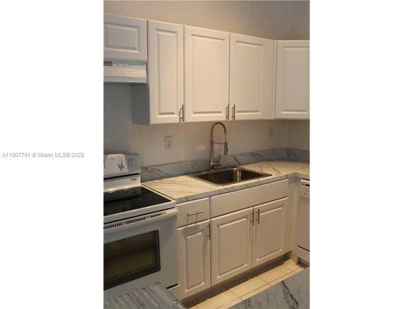 468 NE 206 Ln 205, Miami FL 33179