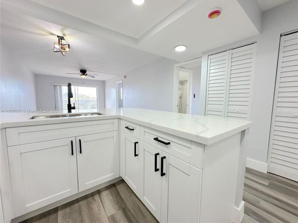 3110 N Pine Island Rd 408, Sunrise FL 33351