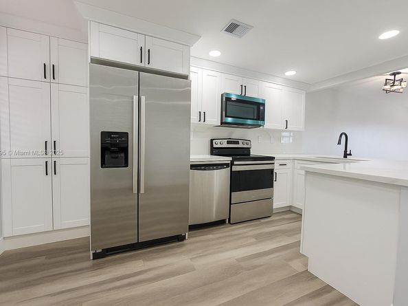 3110 N Pine Island Rd 408, Sunrise FL 33351