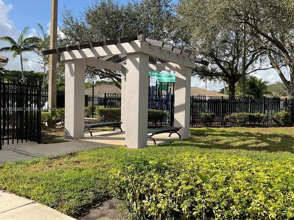 11431 SW 21st St, Miramar FL 33025