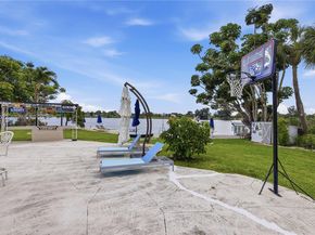 1040 Crystal Lake Dr 3, Deerfield Beach FL 33064
