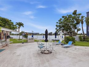 1040 Crystal Lake Dr 3, Deerfield Beach FL 33064