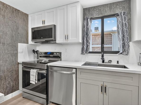 50 SE 12th St 218, Boca Raton FL 33432