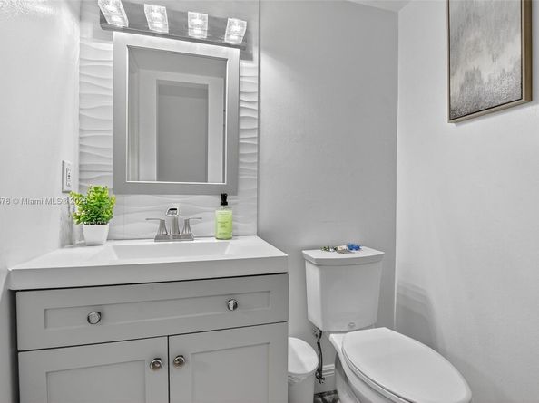 50 SE 12th St 218, Boca Raton FL 33432