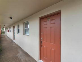 2651 E Sunrise Lakes Dr 104, Sunrise FL 33322