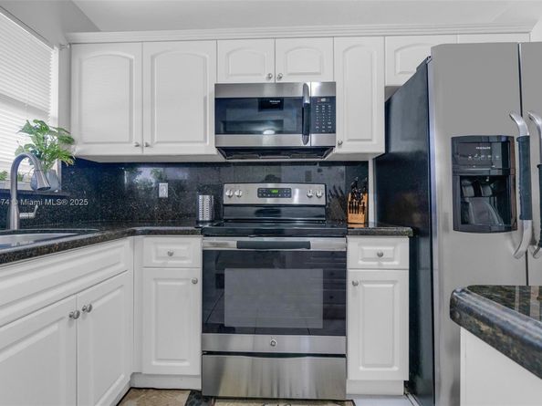 2651 E Sunrise Lakes Dr 104, Sunrise FL 33322