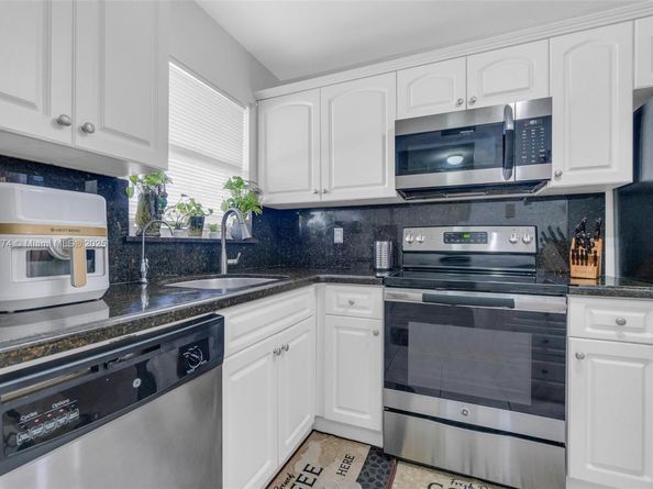 2651 E Sunrise Lakes Dr 104, Sunrise FL 33322