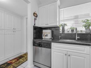 2651 E Sunrise Lakes Dr 104, Sunrise FL 33322