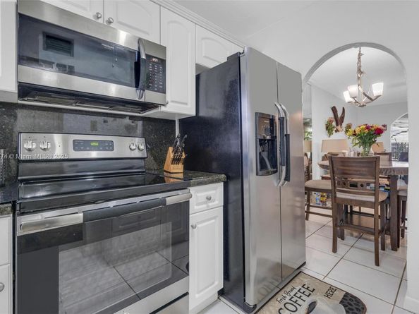 2651 E Sunrise Lakes Dr 104, Sunrise FL 33322