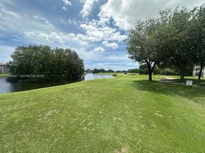 2420 SW 81st Ave 403, Davie FL 33324