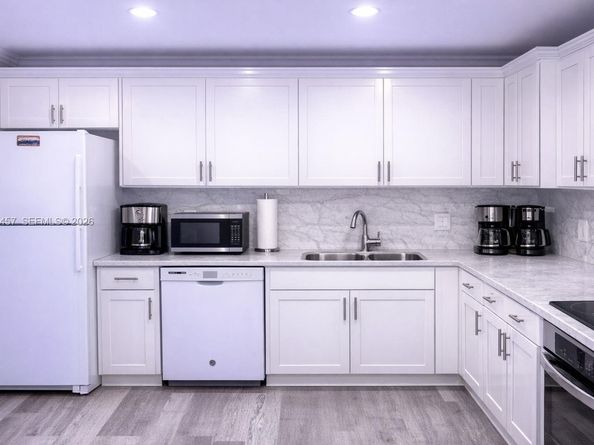 2420 SW 81st Ave 403, Davie FL 33324
