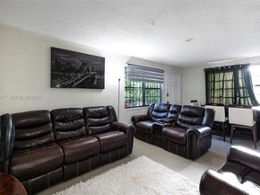 1519 NW 40th St, Miami FL 33142
