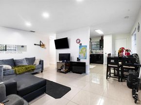 1519 NW 40th St, Miami FL 33142