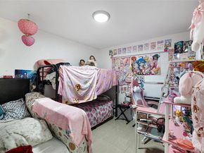 1519 NW 40th St, Miami FL 33142